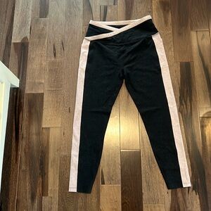 At Your Leisure criss cross front BEYOND YOGA space dye leggings, size L